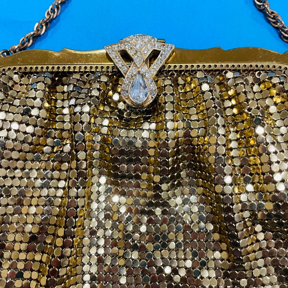 Stunning Whiting and Davis evening purse.  Vintage but still in style!! - Picture 3 of 7